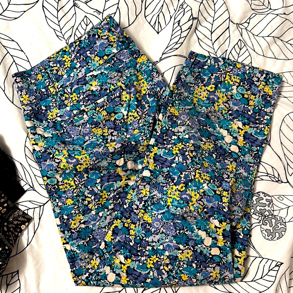 Multicolor capris